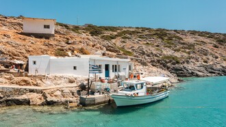 Με αποκλειστική χορηγία της Motor Oil και σε συνεργασία με την Ομάδα Αιγαίου η ολική ανακατασκευή του σπιτιού της κυρίας Ρηνιώς στην ακριτική Κίναρο