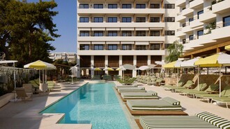 Ace Hotel & Swim Club Athens: Όταν η Αθηναϊκή Ριβιέρα συναντά το παγκόσμιο στυλ και την πολυτέλεια
