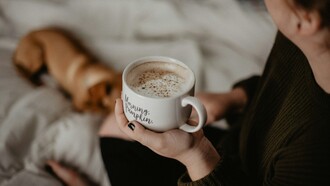 Πώς θα σου φαινόταν αν συνδύαζες τον καφέ με τη διάθεσή σου;