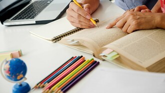 Διπλό Απολυτήριο από τα Εκπαιδευτήρια Δούκα και το Columbia School