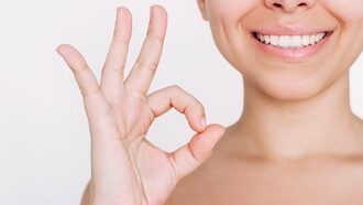 Ολοκληρωμένη προστασία για όλο το στόμα; H AIM συστήνει τη νέα σειρά ΑΙΜ Complete 8 Actions