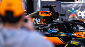 Στον «πλανήτη» της McLaren: Όσα ζήσαμε σε OPAP ARENA και Σύνταγμα με το αυθεντικό μονοθέσιο της ιστορικής ομάδας
