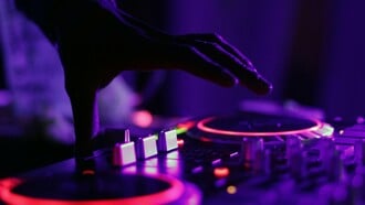 Bolivar Beach Club: Δύο κορυφαίες μουσικές εμπειρίες που υπόσχονται να ανεβάσουν τη θερμοκρασία