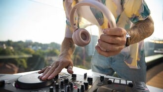 Το Bolivar Beach Club χορεύει στους ρυθμούς του Nick Warren & TRYM
