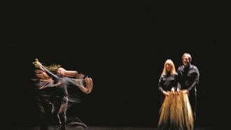 Το Εθνικό Θέατρο παρουσιάζει το Cow | Deer, σε συμπαραγωγή με το Royal Court του Λονδίνου