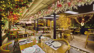 Το Βραστό: Γεύσεις και χριστουγεννιάτικη ζεστασιά σε ένα μαγαζί-θρύλο.