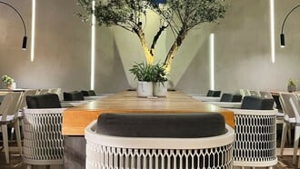 Moma Urban Eatery & Bar: Μια κουζίνα χωρίς χρονικούς περιορισμούς σε μυεί στις γεύσεις της πόλης