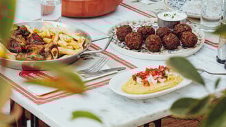 Όψον: Ξαναφέρνει στο τραπέζι τη γεύση της παρέας