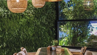 Λεύκες on the Side: All-day στέκι που ενώνει comfort brunch και εκλεκτές κοπές