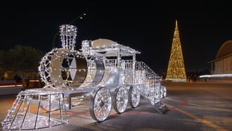 Χριστουγεννιάτικη λάμψη στο The Ellinikon Experience Park