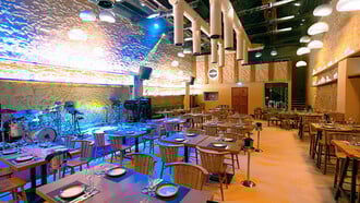 Koukoutsi Restaurant Bar: Γαστρονομία, signature cocktails και live μουσική στον Πειραιά 