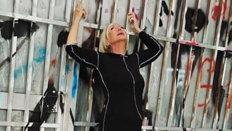 Η Καμμία: Μια παράσταση που εμπλέκει το κοινό με τρόπο εντελώς προσωπικό