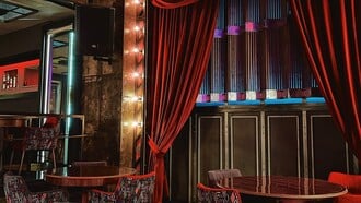 Beluga Art: Ο all-day προορισμός του Πειραιά που συνδυάζει γαστρονομία και τέχνη