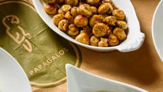 Τα μεζεδάκια του «Παπαγάλου» στην Καλλιθέα μένουν αξέχαστα 