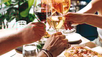 Vibo Bistrot Piraeus: Ένα μεσογειακό bistrot που ταιριάζει με τη ζωντανή πλευρά του Πειραιά