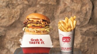 Pax Burgers: Οι locals έγιναν πιστοί οπαδοί της γεύσης τους