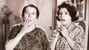 Το 1985 η Σαπφώ Νοταρά πεθαίνει μόνη στο διαμέρισμά της