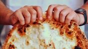Πίτσα με marmite; Τη φτιάχνουν στη Lisa στην Κυψέλη