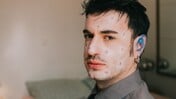 Μάνος Καμακάρης: «Δεν με αφορά οτιδήποτε είναι εύπεπτο από στρέιτ ανθρώπους»