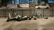 Αθήνα: Τα ηλεκτρικά πατίνια και το χάος της μικροκινητικότητας/ Πώς θα μπει τάξη στο χάος με τα ηλεκτρικά πατίνια στην Αθήνα;/ «Δεν γίνεται να μην έχουμε πατίνια γιατί είναι επικίνδυνο να κυκλοφορήσουν»