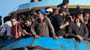 CHECK Κρήτη: καμιά δομή-χιλιάδες πρόσφυγες