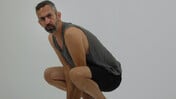 Ο «Ένοικος» του Παντελή Μάκκα: Μια γιορταστική βιντεοεγκατάσταση 