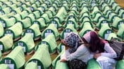 30 χρόνια από τη σφαγή της Σρεμπρένιτσα: Θύματα συνεχίζουν να ενταφιάζονται, η ΕΕ συνεχίζει να υπόσχεται