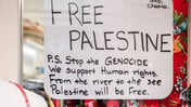 «Με απειλούν από τις ΗΠΑ επειδή λέω “Free Palestine”»