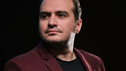 Ευθύμης Μπαλαγιάννης: «Η απόσταση και η ταύτιση με έναν ρόλο είναι ένα λεπτό σχοινί»