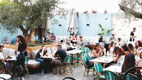 To Godmama’s Yard διοργανώνει ένα χριστουγεννιάτικο event και στηρίζει το Χαμόγελο του Παιδιού