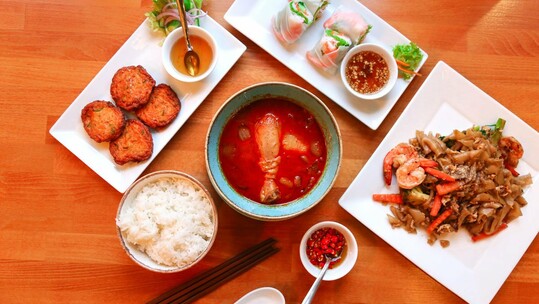 Thai Zab: Μια αυθεντική «Thaiverna» προσγειώθηκε στο Γκάζι