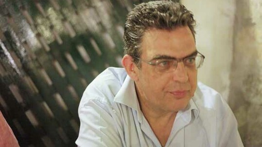 Μπα, έχει και μπάρμπα το παιδί;