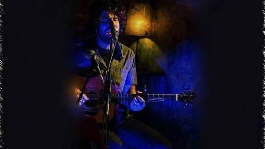 Ο Αντώνης Βλάχος στο White Noise στο Γκάζι