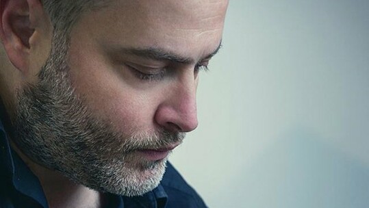 Με τη μαγεία της κιθάρας