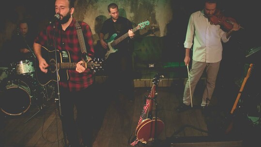 Remi & the road (Full band show)