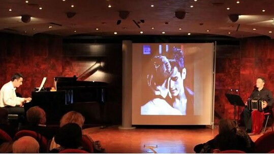Dueto Tango, Το Bαθύ Kόκκινο του Tango