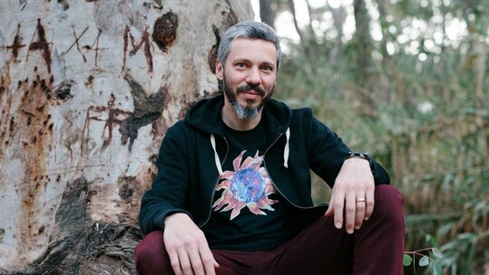 O Αλκίνοος Ιωαννίδης στο Κύτταρο