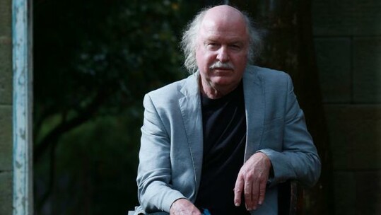 Ο πολυβραβευμένος Αυστραλός συγγραφέας Timothy Daly επισκέπτεται την Αθήνα