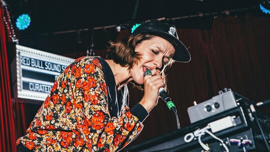 Η Jessy Lanza που έρχεται στο Plisskën είναι μια μουσικός που πρέπει να ακούσεις