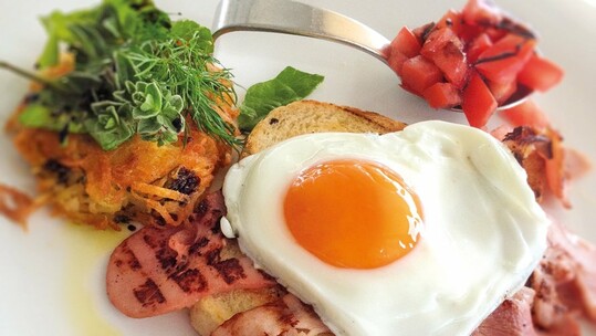 Και να που μαθαίνουμε το brunch