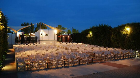 Village Θερινό: Πρωταγωνιστεί το Καλοκαίρι