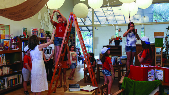 148 βιβλιοθήκες σε όλη την Ελλάδα μετατρέπονται σε δημιουργικά εργαστήρια για παιδιά