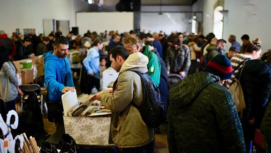 Vinyl Market: Ένα τριήμερο για πολύ ψάξιμο δίσκων έρχεται στη Τεχνόπολη