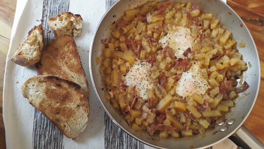 Ο Τηλέμαχος: παραδοσιακές γεύσεις σε ένα ζεστό και όμορφο περιβάλλον