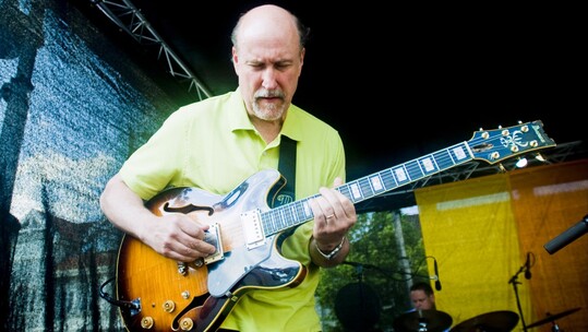 Δύο ακόμη βραβεία Grammy για τον John Scofield που έρχεται τον Μάρτιο στο gazarte