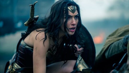 Η Wonder Woman διέλυσε Batman, Superman και 'Suicide Squad' στα ταμεία