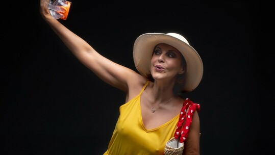 «Το υπέροχό μου διαζύγιο» στην Αίγινα τον Αύγουστο