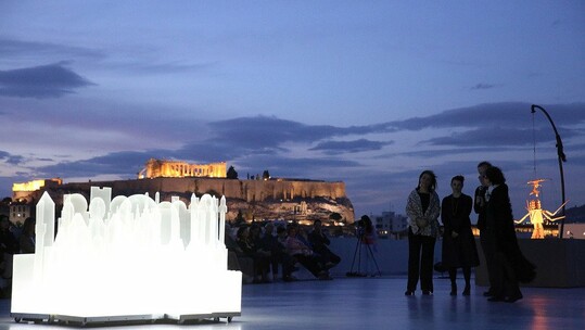 Η πρώτη δράση του ΕΜΣΤ - Φως, χορός και DADA στην περφόρμανς "Lagune"