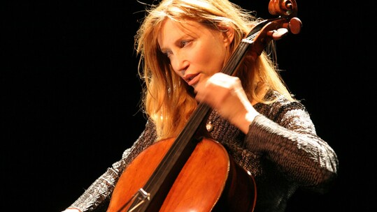 Gareth Davis & Frances-Marie Uitti: Δύο κορυφαίοι σολίστες σε μια πειραματική μουσική παράσταση