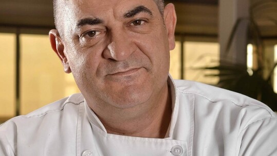 Ο βραβευμένος με τρία αστέρια Michelin Jerome Serres στο «Όμικρον»